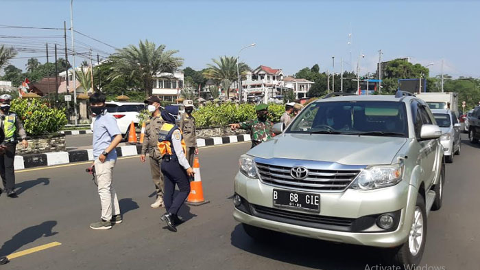 hari-pertama-pemberlakuan-ppkm-darurat-di-puncak-bogor.jpg
