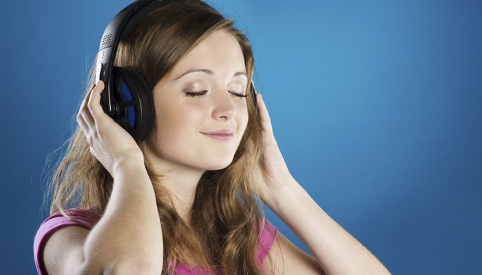 ilustrasi-dengar-musik_20180705_160137.jpg