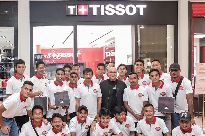 irwan-mussry-hadiahi-timnas-u-22-jam-tangan-mewah.jpg