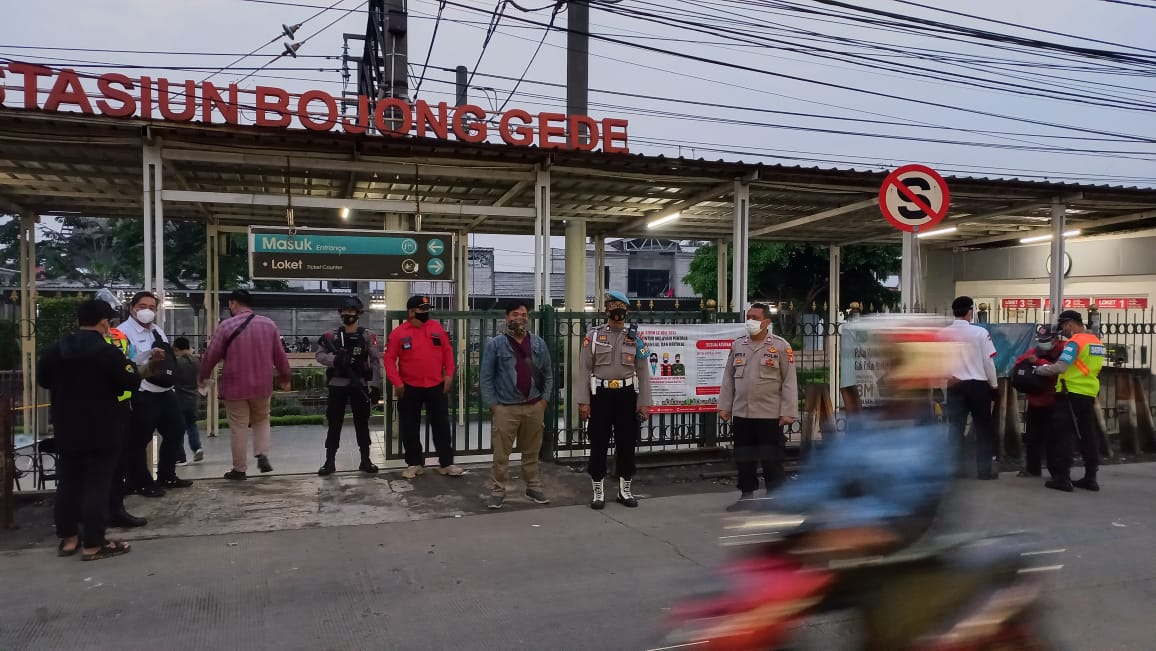 jajaran-polsek-bojonggede-di-stasiun-bojonggede.jpg