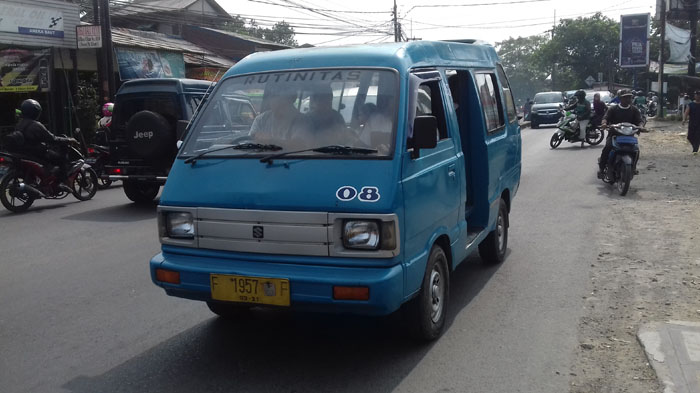Jelang Siang Lalu Lintas di Simpang Pasar Ciluar Bogor Lancar Kedua Arah