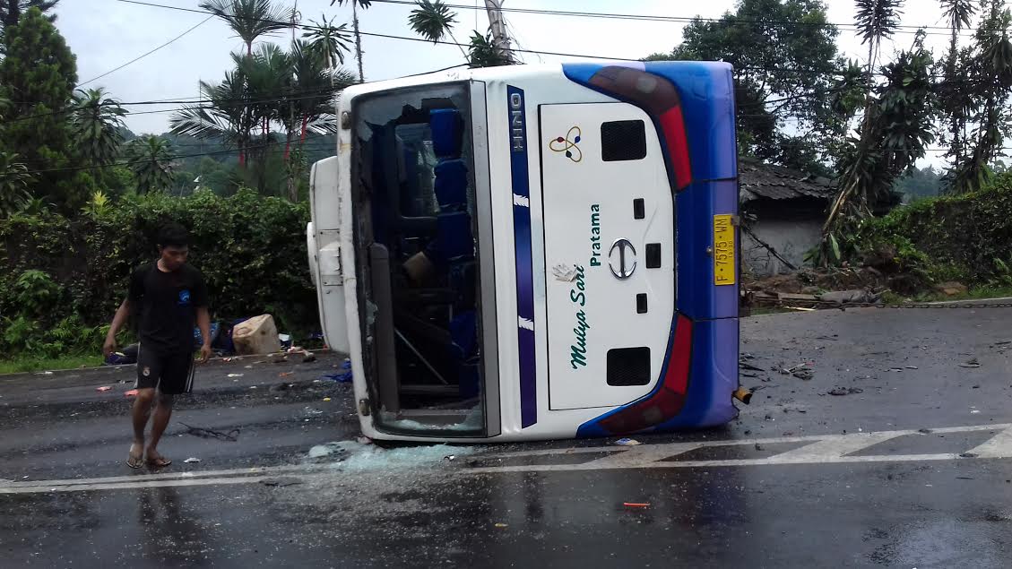 Bus Terbalik di Tanjakan Selarong, 64 Penumpang Luka Dirawat RSUD Ciawi