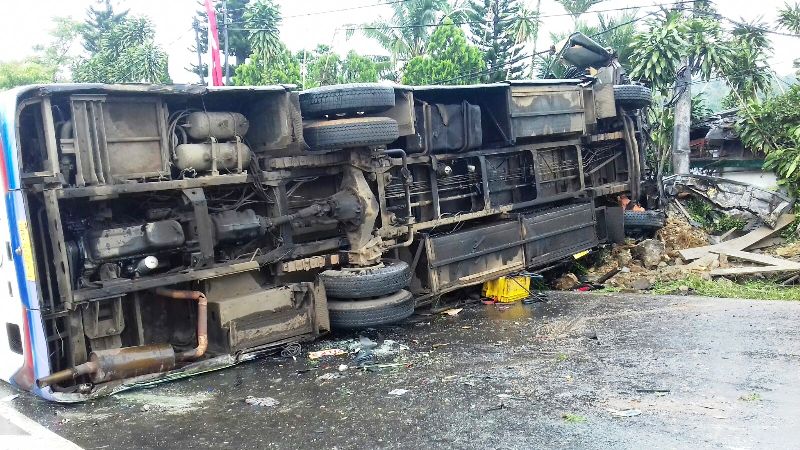 Korban Meninggal Bertambah Menjadi 2 Orang, Sopir Bus dan Truk