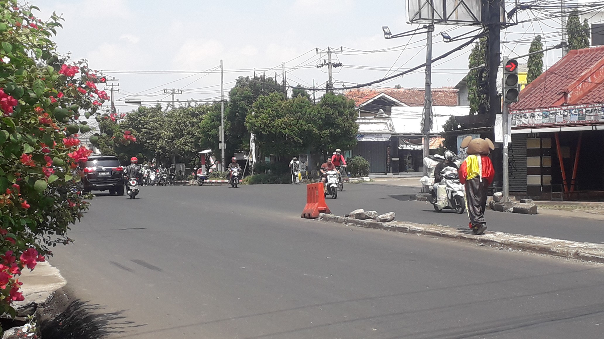 Lalu Lintas di Jalan KS Tubun Kota Bogor Saat Ini Ramai Lancar, Cuaca Terpantau Cerah