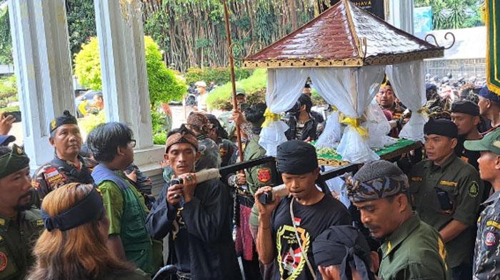 Mahkota Binokasih Kerajaan Pajajaran Dikirab di Kota Bogor, Jalan Suryakencana Ditutup Jumat Malam