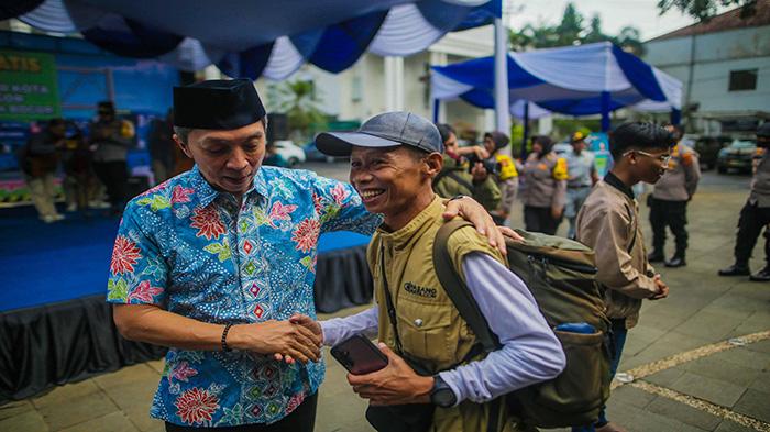 Wajah Semringah 295 Peserta Mudik Gratis di Kota Bogor, Dilepas Dedie Rachim Tujuan Jatim dan Jateng