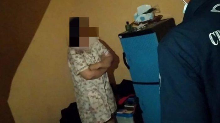 Digerebek Ngamar dengan Oknum Anggota DPRD, Karyawati Bank Ini Tak Takut Meski Suami Bawa Polisi