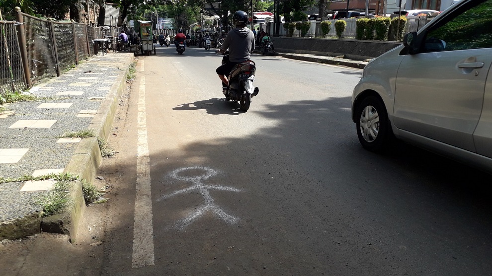 Ada Tanda Silang di TKP Penyerangan Diduga Gangster, Korban Tewas di Bahu Jalan