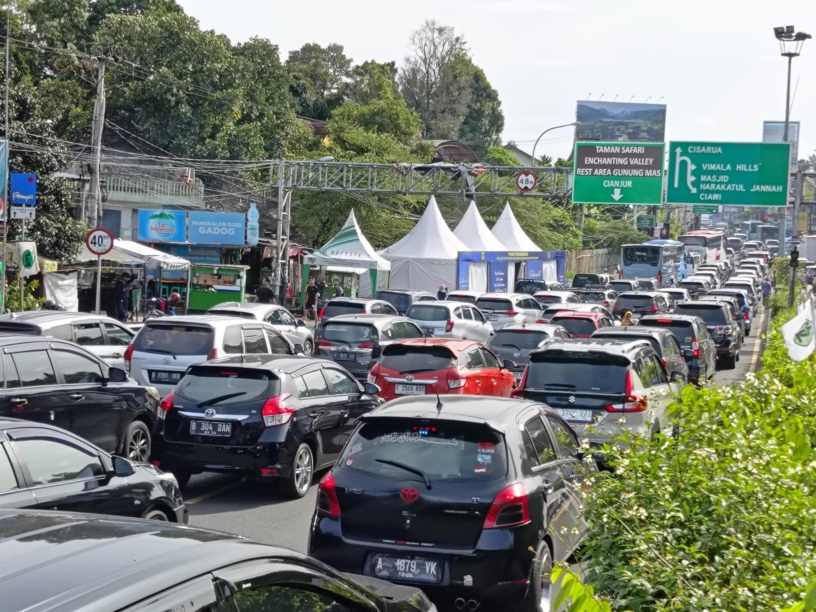 one-way-puncak-4-januari-2025.jpg