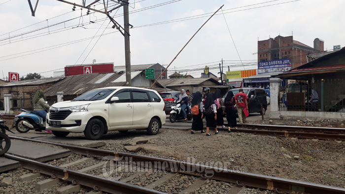 Sempat Ditutup Sehari, Palang Puntu Kereta Di Bojonggede Kembali Dibuka