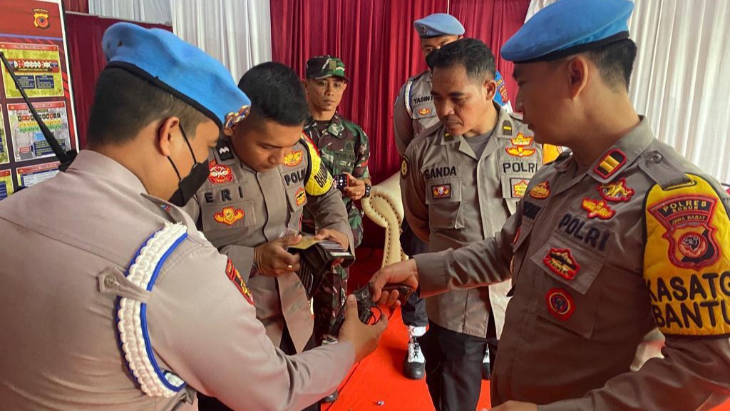 Polisi di Pos Pengamanan Nataru di Bogor Diperiksa Propam, Ada Apa ?