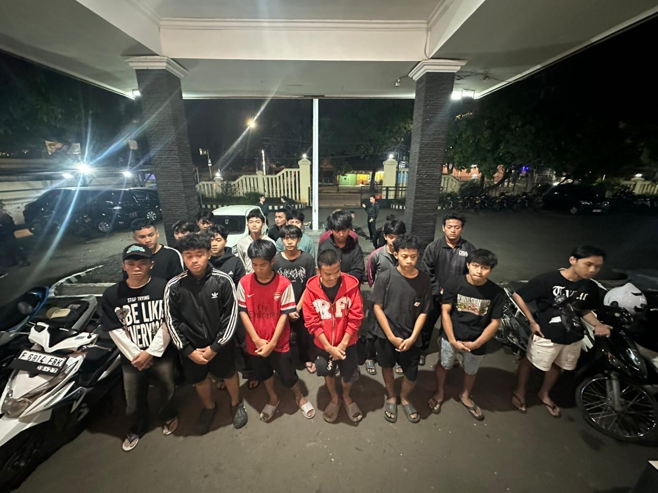 Diamankan Saat Sedang Balap Liar, Belasan Remaja Mabuk Usai Konsumsi Miras