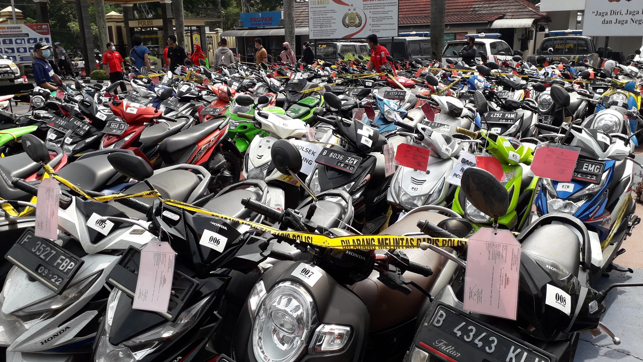 ratusan-kendaraan-curian-disita-polres-bogor-dalam-pengungkapan-kasus-curanmor-10-hari-terakhir.jpg