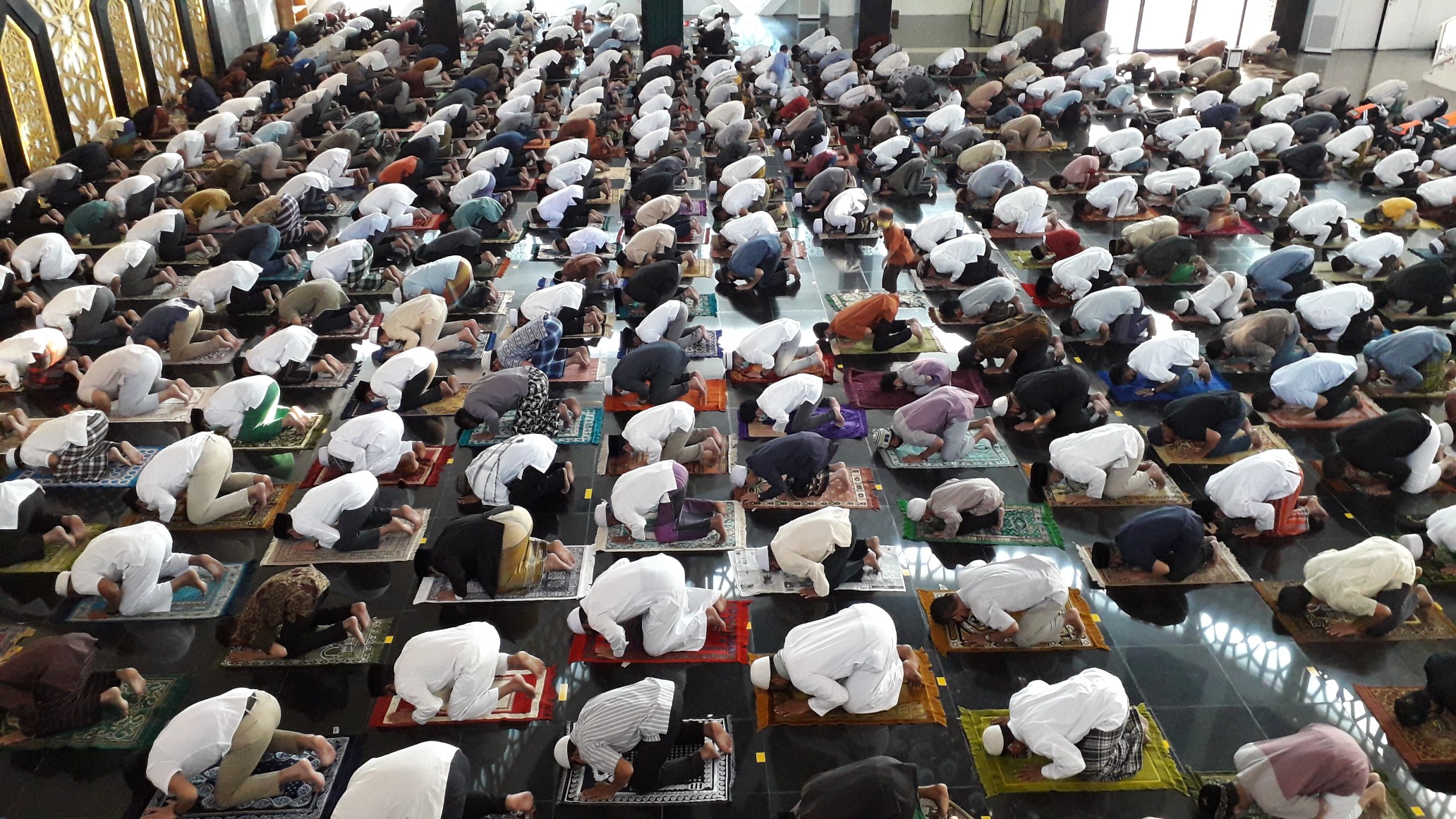 salat-idul-adha-2020-1441-hijriah-di-masjid-agung-baitul-faidzin-cibinong.jpg
