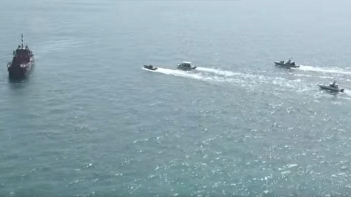 selat-hormuz-8-aprils.jpg