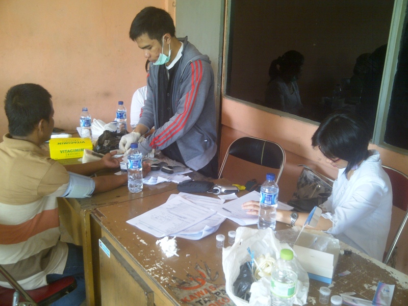 Lihat Jarum, Sopir Bus di Bogor Gugup