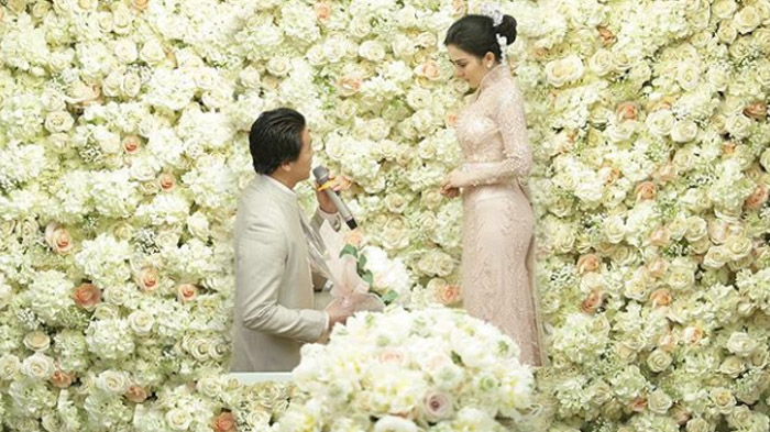 syahrini-pamer-foto.jpg