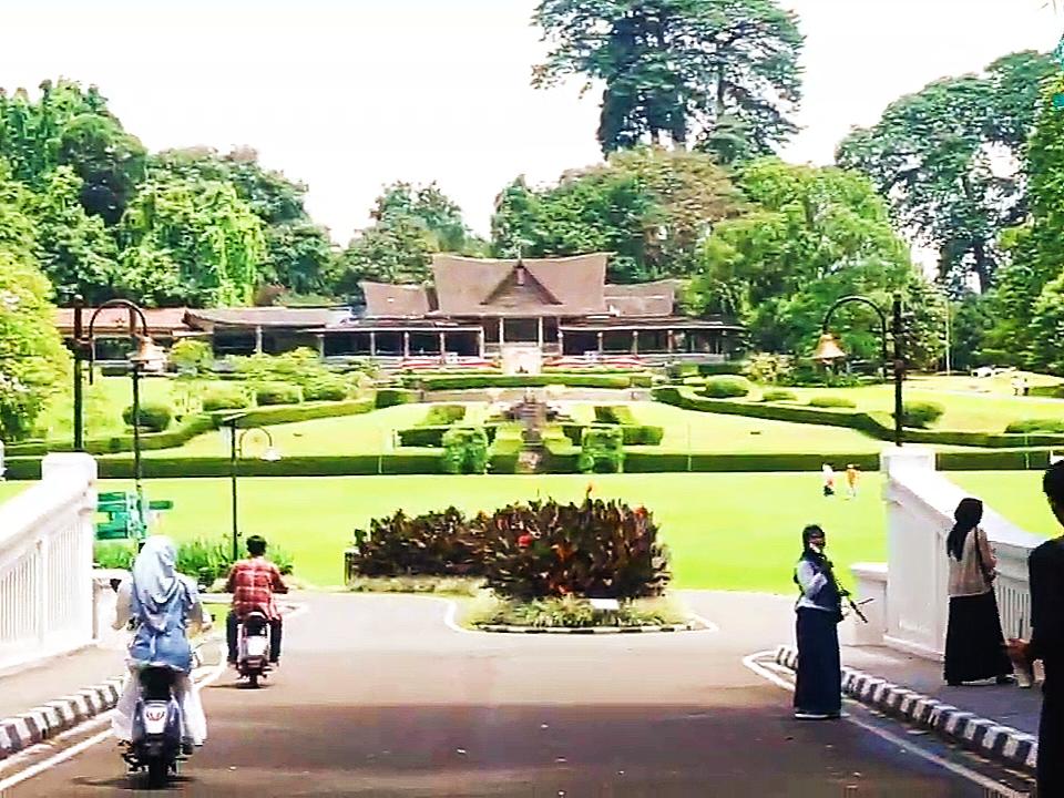 taman-atrid-kebun-raya-bogor-yg-jadi-favorit.jpg