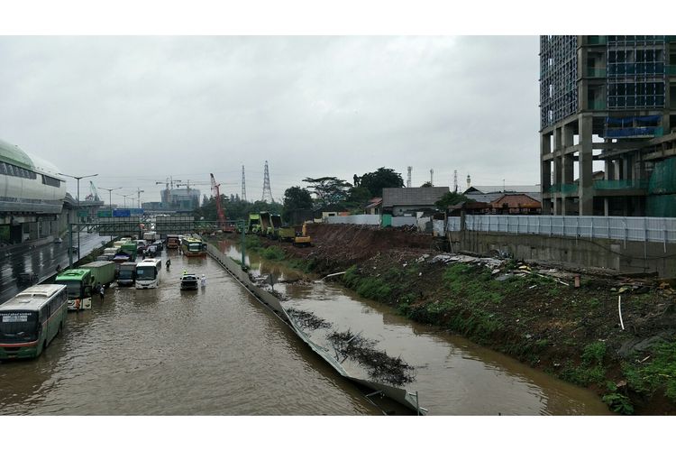 tol-cikampek-banjir.jpg