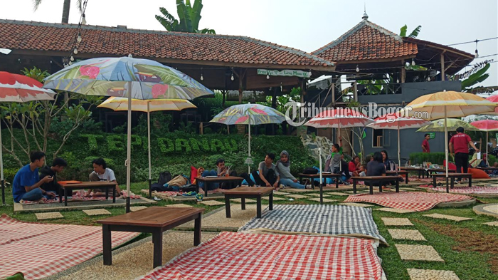 warung-tepi-danau-cikarawang-dramaga-kabupaten-bogor.jpg