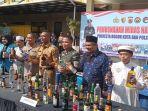 17-ribu-botol-minuman-keras-miras-beralkohol-di-Kota-Bogor-dimusnahkan-di-Mako-Polresta.jpg