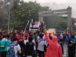 Aksi-unjuk-rasa-buruh-di-depan-Komplek-Pemerintah-upah-UMK-tahun-2023-11112022.jpg