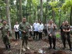Bupati-Bogor-Rudy-Susmanto-penanaman-pohon.jpg