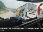 Bus-oleng-menjadi-adegan-berbahaya-dan-disukai-anak-anak-dan-remaja.jpg