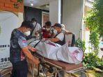 Evakuasi-penemuan-mayat-di-Perumahan-Greenland-River.jpg
