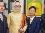 Foto-keluarga-Ely-Toisuta.jpg