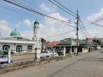 Jalan-Lolongok-di-depan-Masjid-Keramat-Empang-Bogor-Kelurahan-Empang.jpg