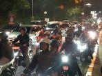 Jalur-Puncak-Bogor-macet-total-pada-Minggu-1692024-malam.jpg
