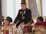 Kabar-duka-datang-dari-Solo-Raja-Keraton-Kesunanan-Solo-Pakubuwono-XII.jpg