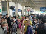 Kantor-Disdukcapil-Kota-Bogor-ramai-dikunjungi-oleh-orangtua-murid-Senin-1072023.jpg