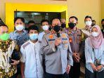 Kapolda-Jabar-Irjen-Pol-Suntana-saat-melakukan-sesi-konferensi-Pers.jpg