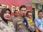 bogor/Kapolsek-Gunungputri-AKP-Aulia-Robby-Kartika-Putra-saat-menggelar.jpg