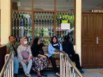 Keluarga-dari-Arya-Saputra-pelajar-SMK-Bina-Warga.jpg