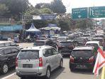 Kondisi-kepadatan-arus-di-Jalan-Raya-Puncak.jpg