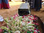 Makam-Almarhumah-Syarifah-Fadhlun-Markaz-Syariah.jpg
