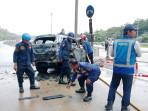 Mobil-Toyota-Rush-bernomor-polisi-B-2589-BRP-menabrak-beton-di-KM-41-Tol-Jagorawi-atau-tidak-jauh.jpg