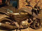 Motor-dinas-kepolisian-yang-ditemukan-oleh-warga-di-tengah-perkebunan.jpg