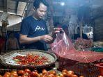 Pedagang-sayuran-di-pasar-cicangkal.jpg