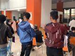 Pembagian-bantuan-langsung-tunai-BLT-minyak-goreng-di-Kantor-Pos.jpg