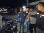 Polisi-mengamankan-pria-yang-diduga-melakukan-pemalakan-di-kawasan-Gadog.jpg