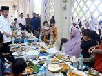 Presiden-Joko-Widodo-saat-menyapa-warga-usai-makan-siang-bersama.jpg