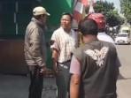 Pria-diduga-ODGJ-meresahkan-warga-Kampung-Sindangsari-Kelurahan-Tanah-Baru-Kecamatan.jpg