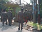 Proses-pembongkaran-bangunan-liar-di-39-titik-di-Kecamatan-G.jpg