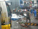 Reklame-iklan-yang-roboh-di-Taman-Corat-Coret1.jpg