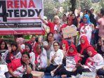 Rena-Da-Frina-saat-melakukan-sapa-warga-di-RW-03-Pasirkuda.jpg