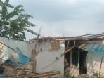 Diguyur Hujan Deras dan Angin Kencang, Rumah Warga di Ciampea Bogor Ambruk
